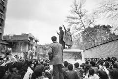 women protesting hijab iran 3
