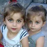 2 girls